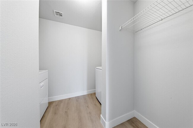 Building Photo - 10001 Peace Way