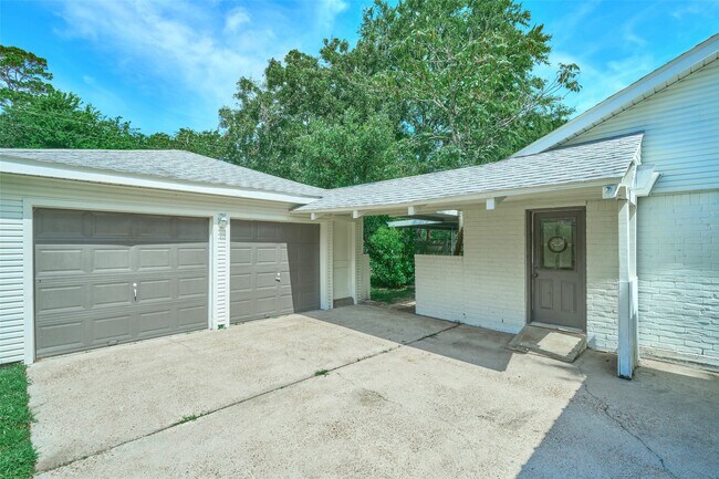 Building Photo - 24411 Pine Canyon Dr