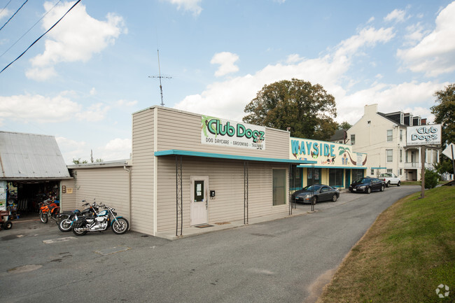 Building Photo - Wayside Apartments