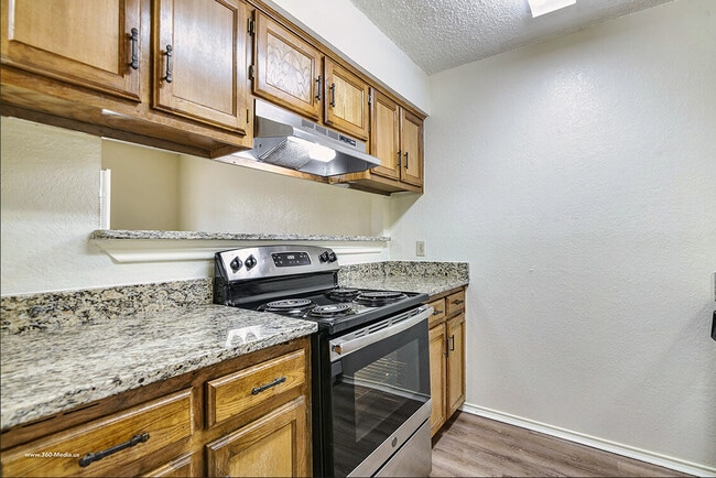 Building Photo - Vineyard Apartments