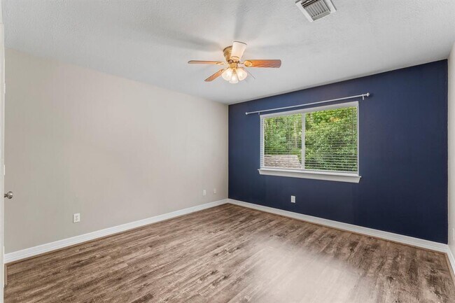 Building Photo - 9520 Chasewood Blvd