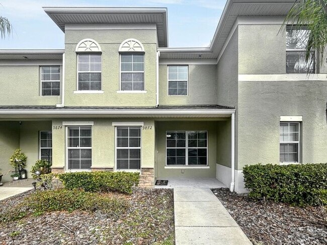 Primary Photo - Beautiful 2-Bedroom Townhome with Modern A...