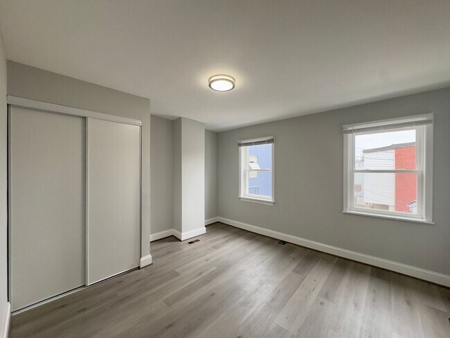 Building Photo - Fully-Renovated 3 Bedroom/2.5 Bathroom with In-Unit Laundry near Highlandtown, Baltimore, MD!