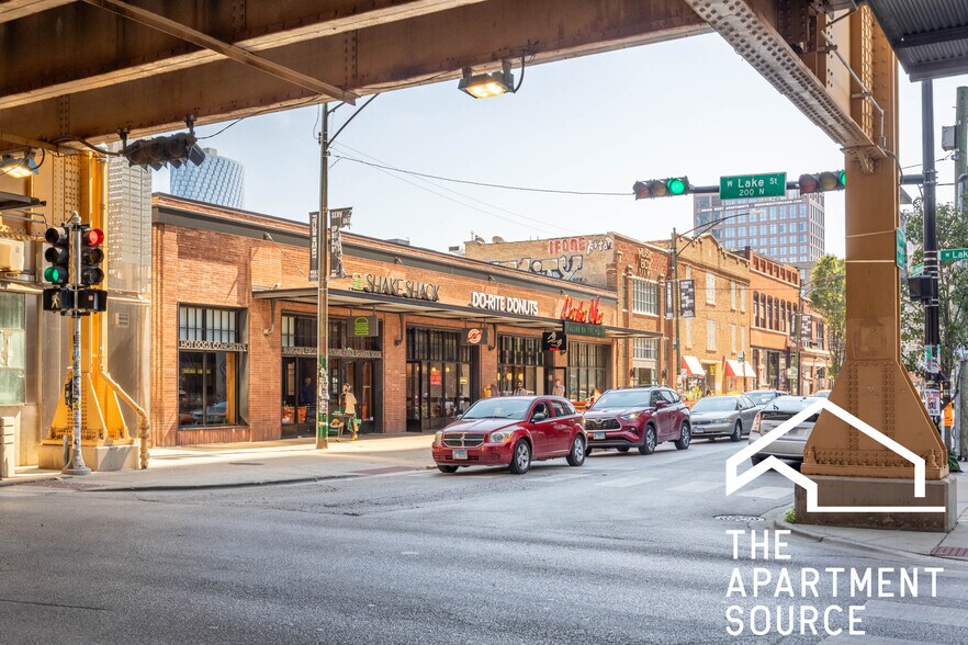 Building Photo - 1008 W Lake St