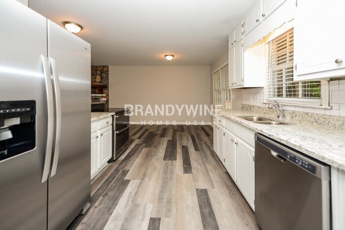 Building Photo - 95 Stone Wood Ln