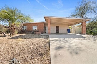 Building Photo - Nice Eastside 4 Bedroom Home