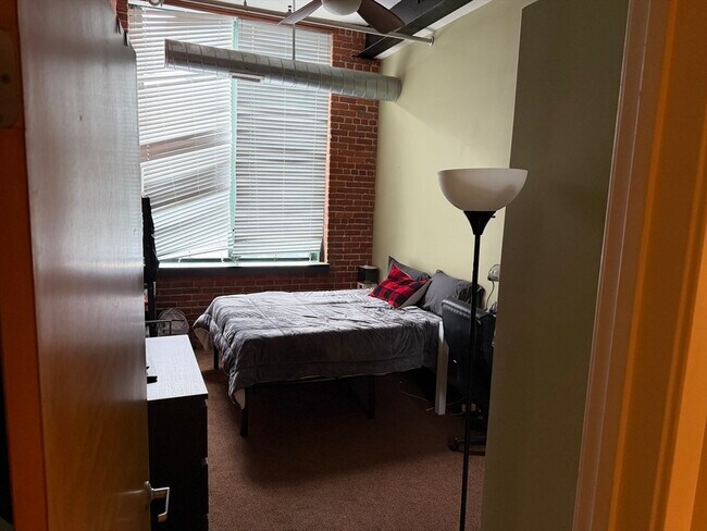 Building Photo - 160 Fremont St