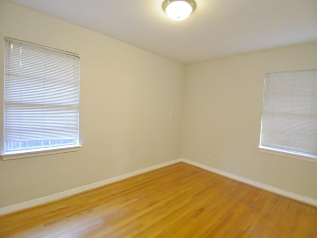 Building Photo - 7515 Schiller St