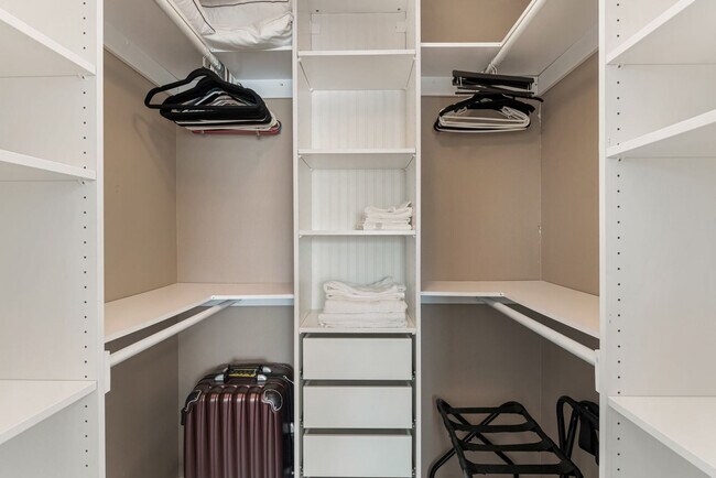 Building Photo - 2543 Sunny Breeze Ave