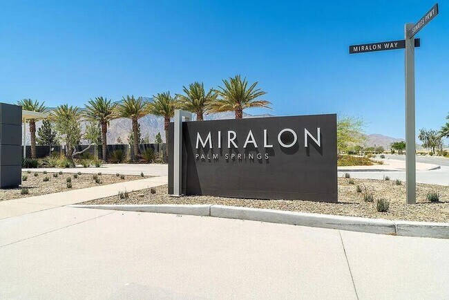 Building Photo - 446 Fountain Dr