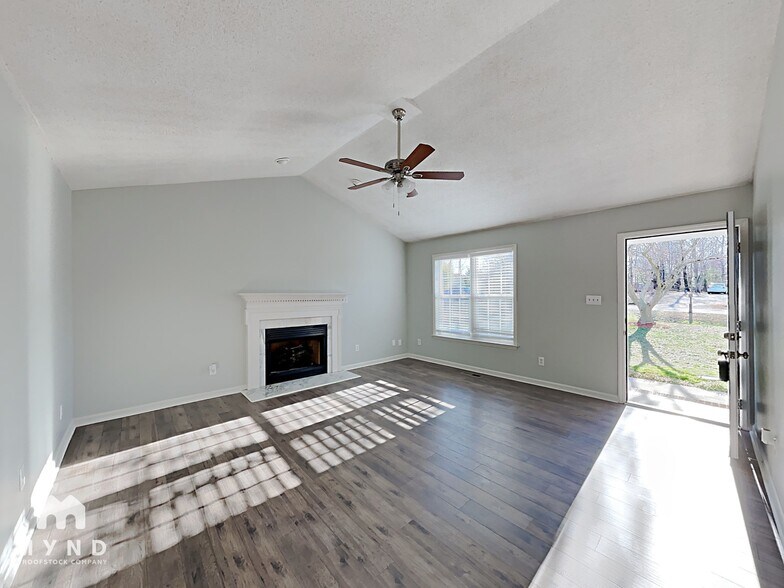 Building Photo - 108 Lippizanner Pl