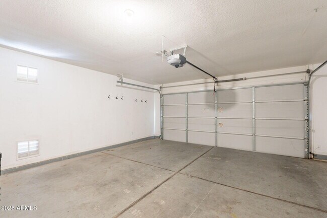 Building Photo - 3324 W Maldonado Rd