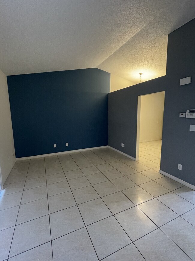 Building Photo - 1312 Ravida Cir