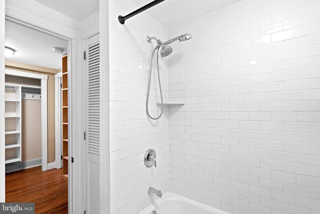 Building Photo - 1008 Spruce St