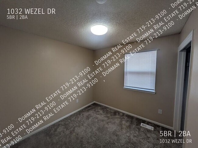 Building Photo - 1032 Wezel Dr