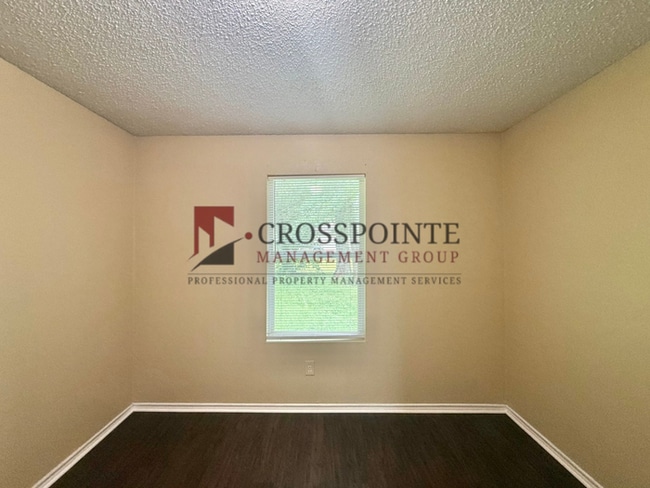 Building Photo - 3 Bedroom, 2 Bathroom Home!