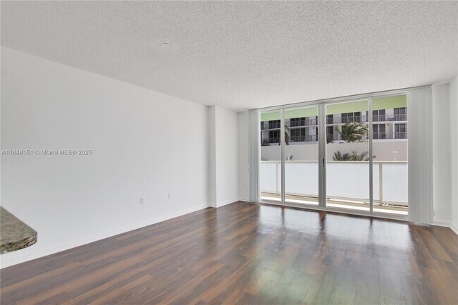 Building Photo - 1756 N Bayshore Dr