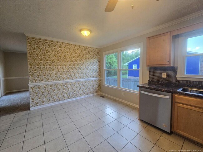 Building Photo - 7332 Beaver Run Dr