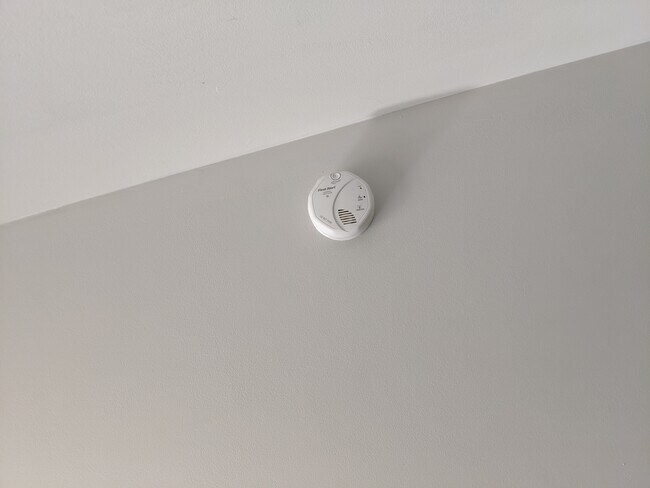 Building Photo - 200 Highland Ave