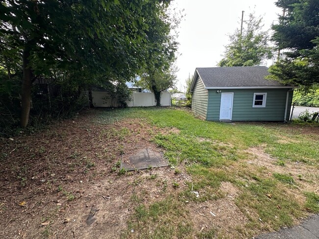 Building Photo - 3 Bed, 2 bath single in Upper Darby