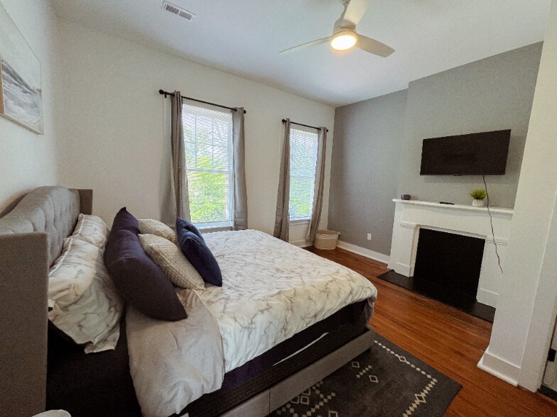 Building Photo - 311 Hinton St