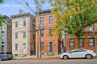 Building Photo - 518 E 13th St