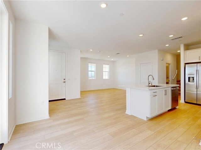 Building Photo - 8421 Gabrielino Ct