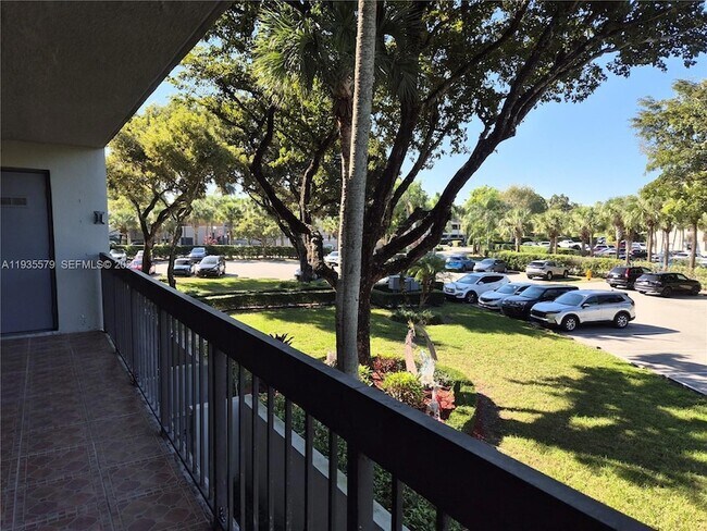 Building Photo - 8811 SW 132nd Pl