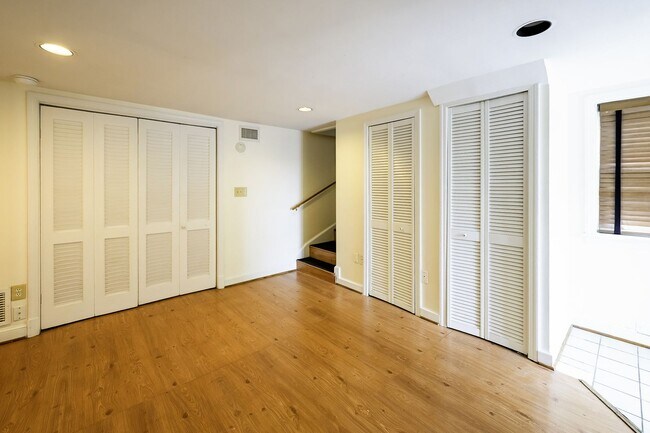 Building Photo - NW DC - Timeless Elegance Meets Modern Comfort in AU Park (with Pool!)