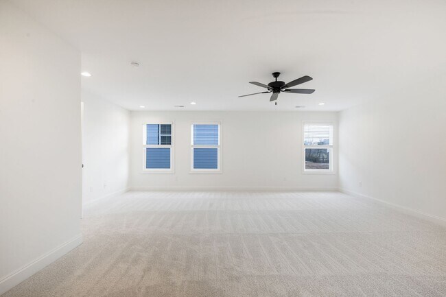 Building Photo - Maryville 37803 - 4 bedroom 3.5 bath - cal...