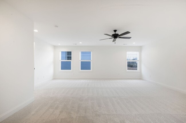 Building Photo - Maryville 37803 - 4 bedroom 3.5 bath - call Ed Johnson 865-924-5045