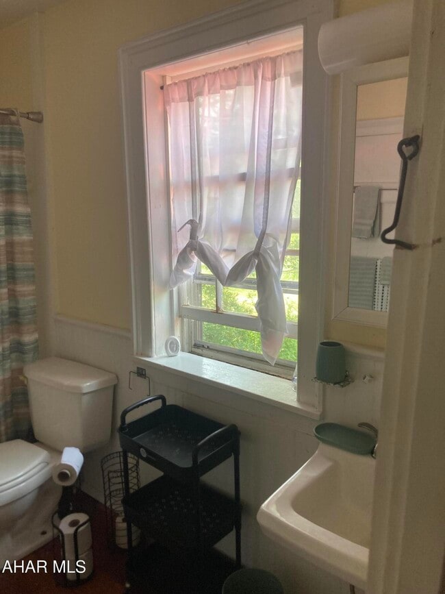 Building Photo - 3117 Main Rd