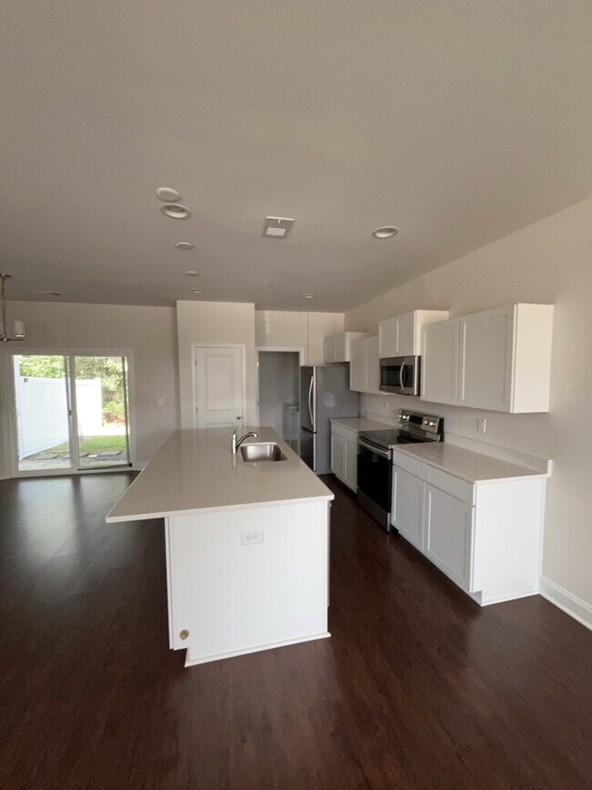 Building Photo - 7787 Montview Rd
