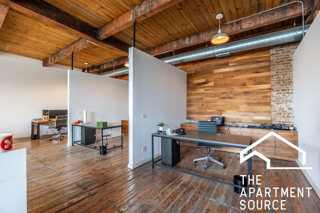 Building Photo - 3124 W Carroll Ave