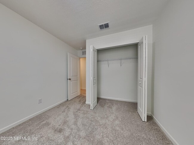 Building Photo - 582 Holly Lks Dr