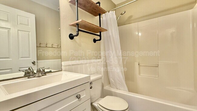 Building Photo - 31719 N Barbara Ave