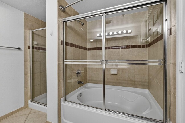 Building Photo - 6510 Emerald Dunes Dr