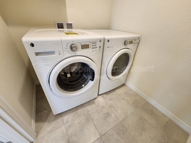 Building Photo - 808 Byrd Dr