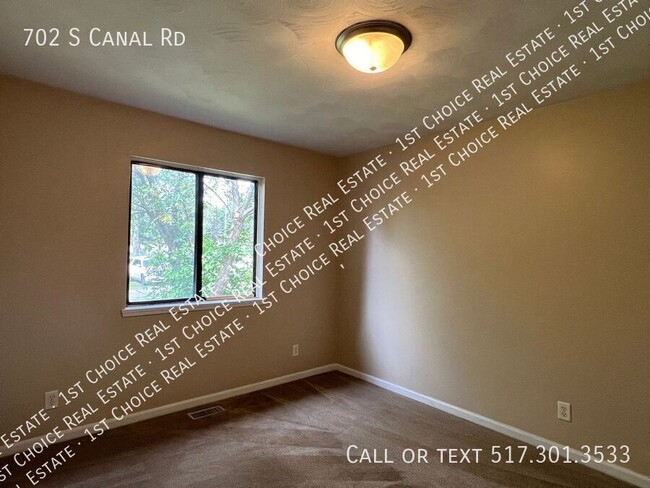 Building Photo - 702 S Canal Rd