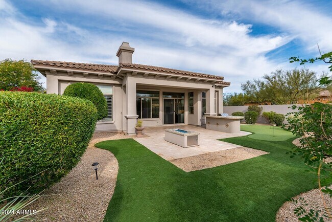 Building Photo - 9901 E Edgestone Dr