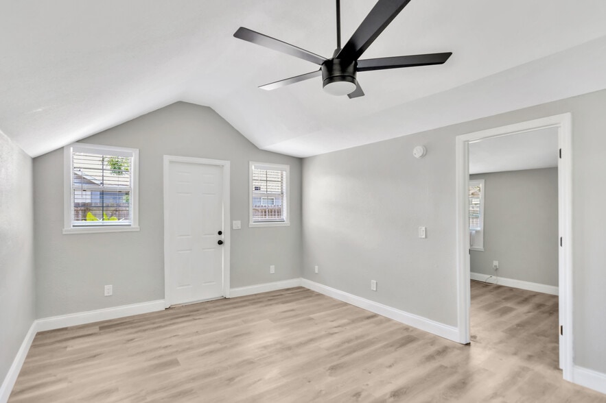 Building Photo - 1515 Sadlon Ave