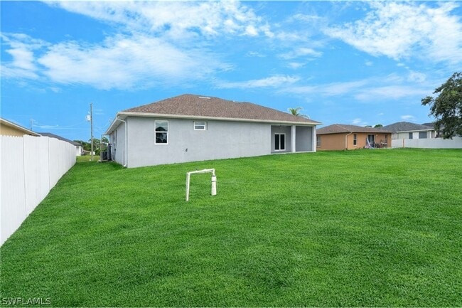 Building Photo - 1043 Albert Ave