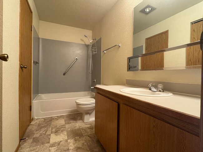 Interior Photo - Bridle Estates