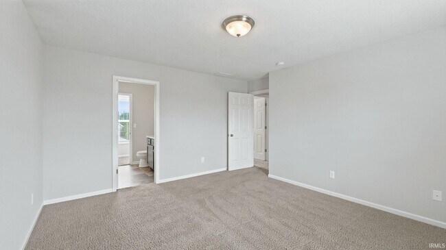Building Photo - 422 Heyford Ct