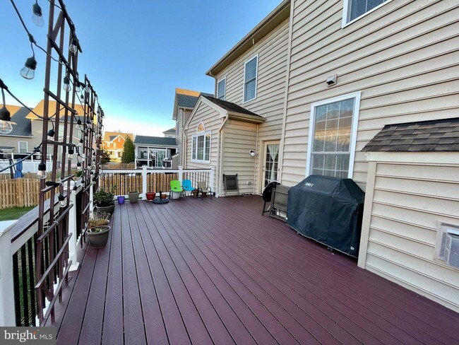Building Photo - 42900 Southview Manor Dr