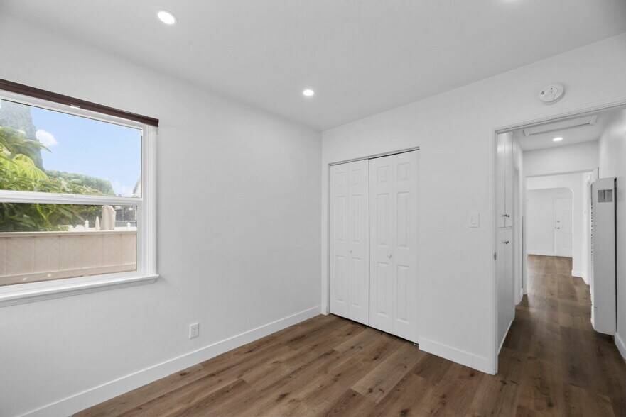 Building Photo - 1304 Corona St