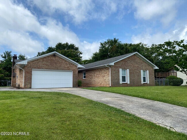 Building Photo - 110 Birch Rd