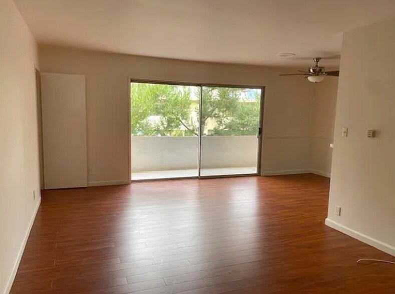 Building Photo - 3834 Mentone Ave