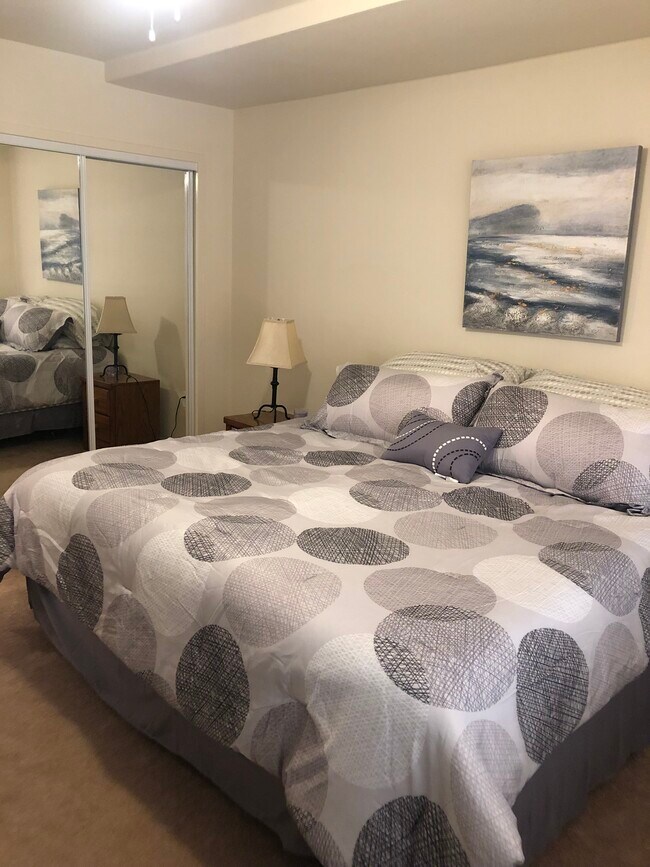 Bedroom - 1121 Arlington Blvd