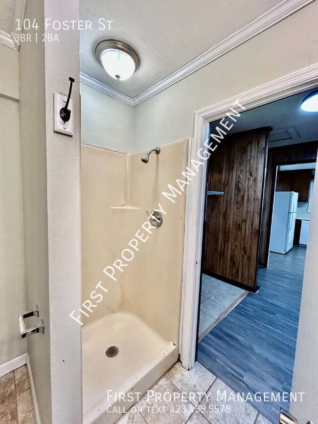 Building Photo - 104 Foster St